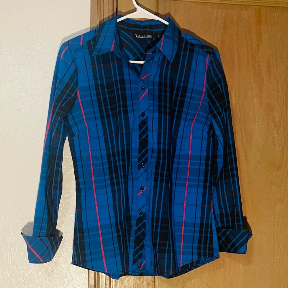 Style and Co. button down stretch shirt in Navy Plaid. Bundle and save!